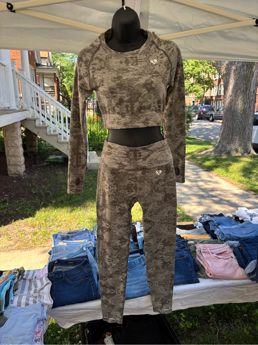 Cropped Long-Sleeve Top & High-Waist Leggings Set — Gray Camo